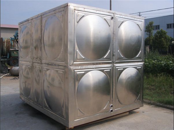 10吨不锈钢水箱参考价格:1.2万